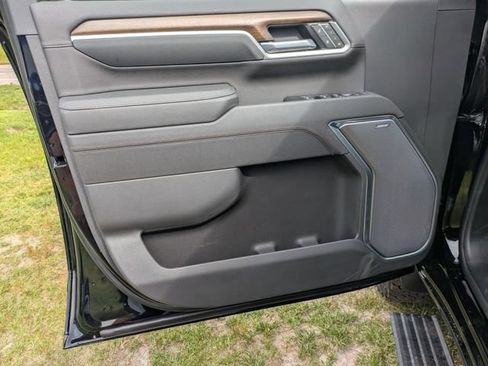 New 2026 Chevrolet Silverado 2500 High Country w/ Midnight Edition AWD/4WD image 8