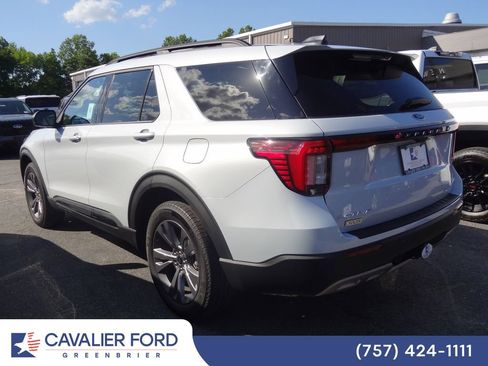 Used 2026 Ford Explorer Active w/ Active Comfort Package AWD/4WD image 4