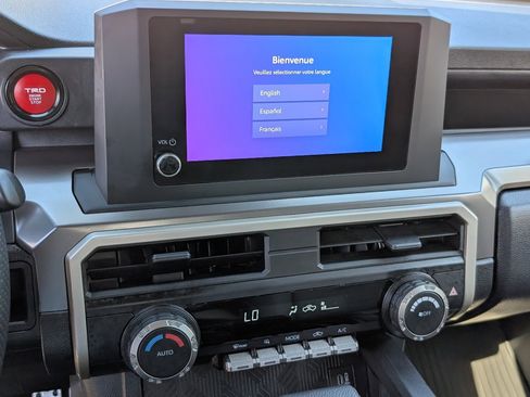 Used 2025 Toyota Tacoma 4x4 Double Cab image 17