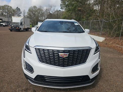 Used 2024 Cadillac XT5 Premium Luxury image 2