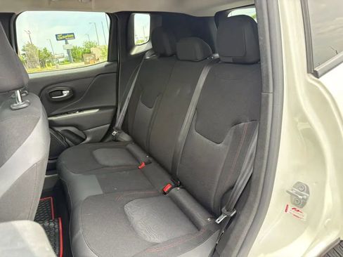Used 2020 Jeep Renegade Trailhawk w/ Cold Weather Group AWD/4WD image 18