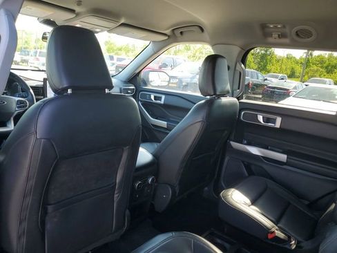Used 2021 Ford Explorer XLT w/ Equipment Group 202A AWD/4WD image 8