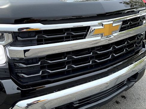 Used 2023 Chevrolet Silverado 1500 LT AWD/4WD image 24