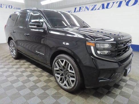Used 2025 Ford Expedition Platinum w/ Platinum Ultimate Package image 3