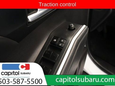 Used 2023 Toyota Highlander XLE image 12