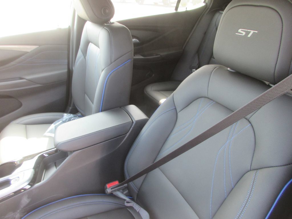 New 2026 Buick Envista Sport Touring w/ Convenience I Package FWD image 11