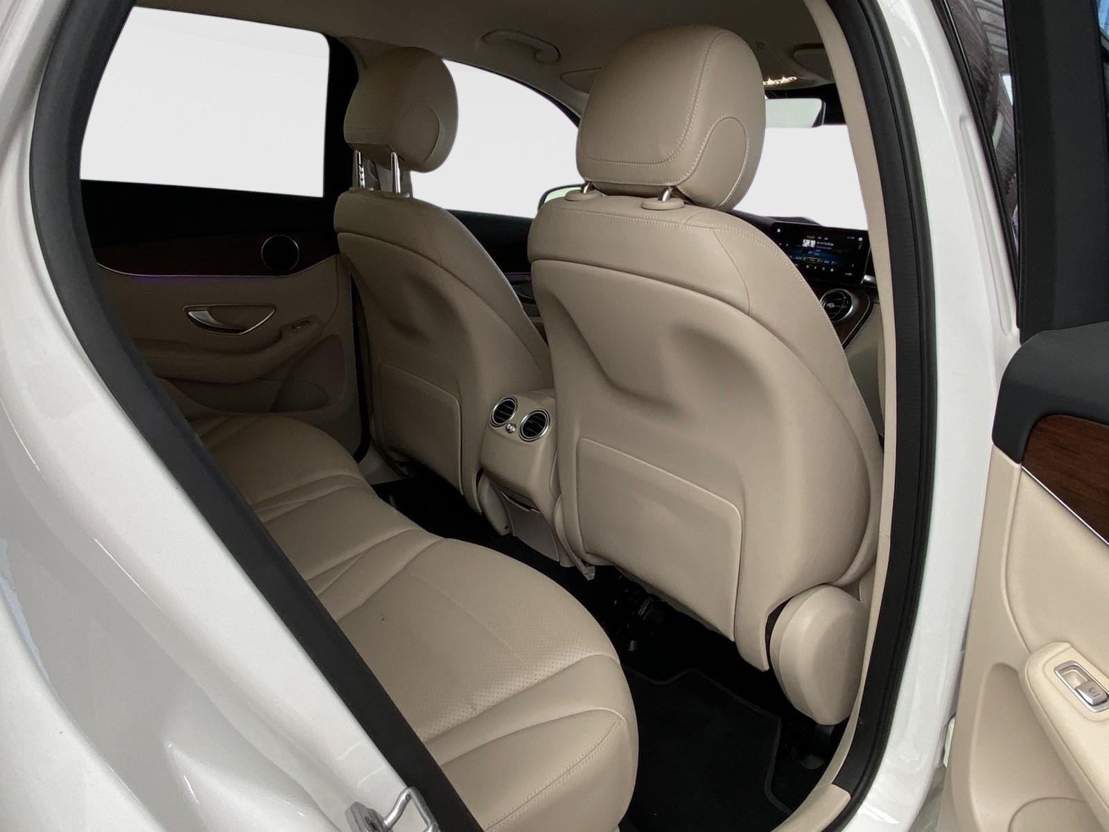 Used 2022 Mercedes-Benz GLC 300 4MATIC w/ Premium Package Lite image 11