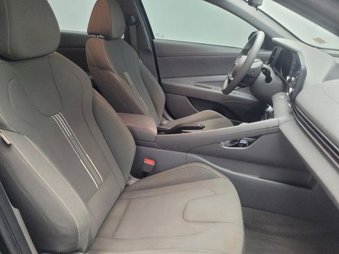 Used 2023 Hyundai Elantra SEL w/ Winter Weather Package image 21