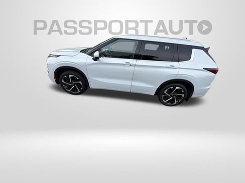 Used 2022 Mitsubishi Outlander SEL AWD/4WD image 2