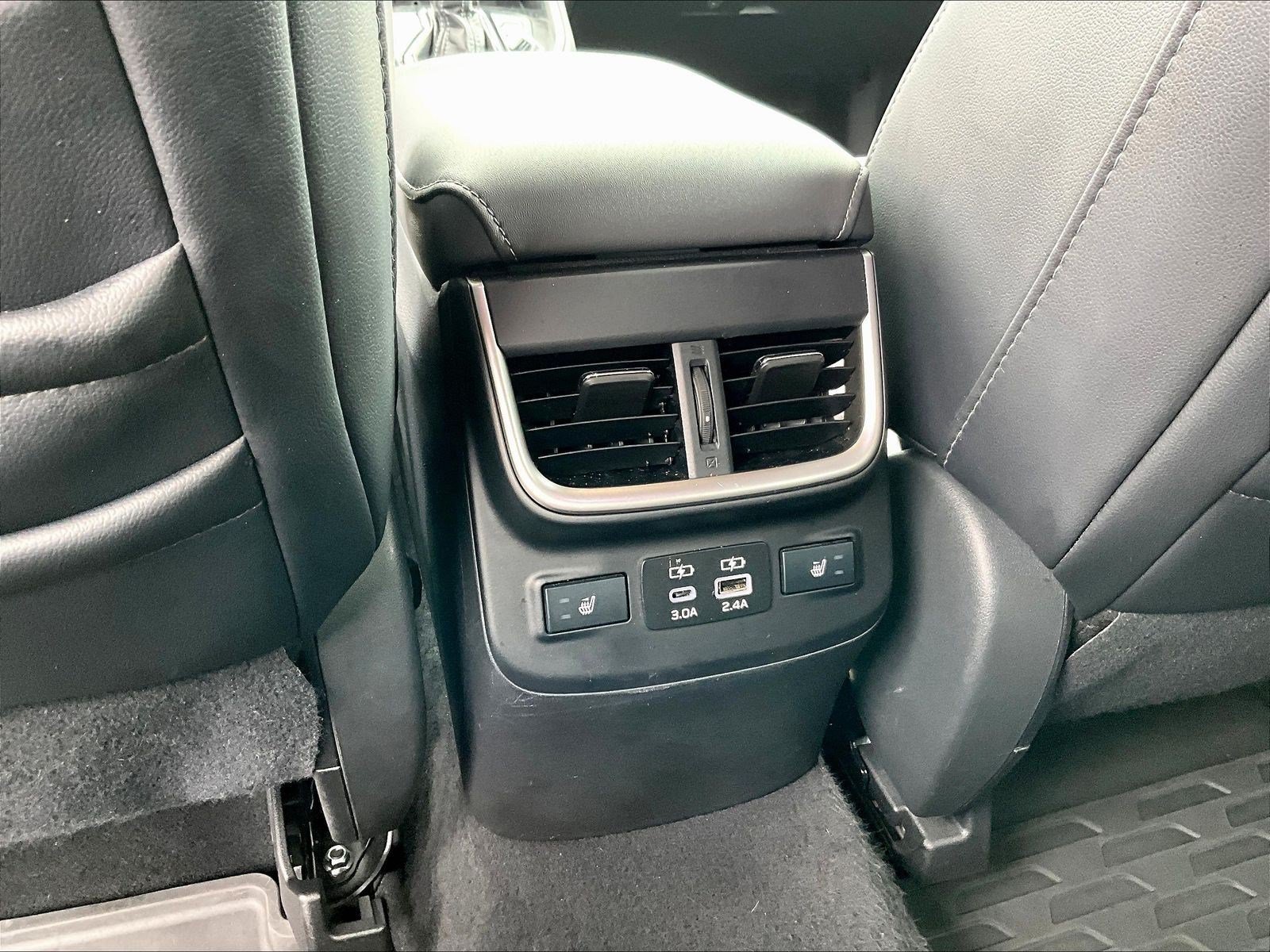 Used 2025 Subaru Outback Limited AWD/4WD image 10