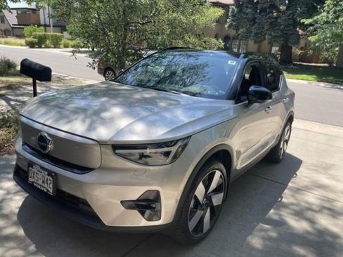 Used 2023 Volvo XC40 Recharge Ultimate w/ Protection Package Premier AWD/4WD image 1