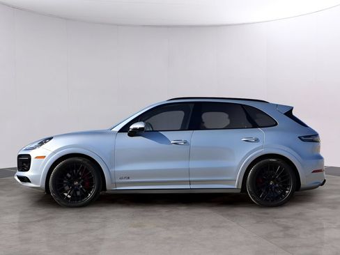 Used 2023 Porsche Cayenne GTS AWD/4WD image 2