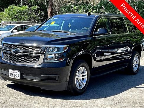 Used 2019 Chevrolet Suburban LT image 3