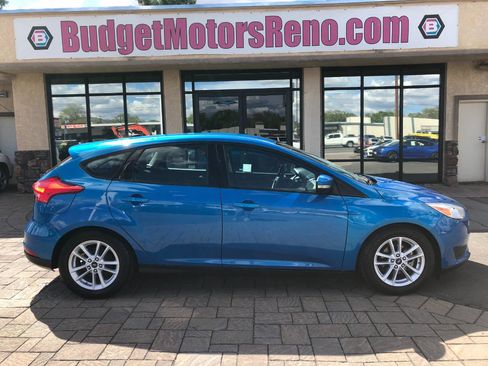 Used 2016 Ford Focus SE image 1