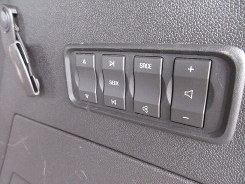 Used 2011 GMC Acadia Denali image 37