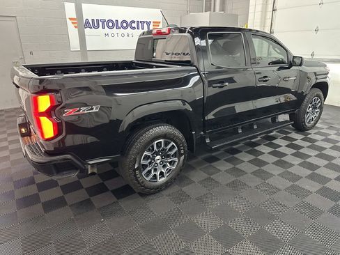 Used 2025 Chevrolet Colorado Z71 w/ Technology Package AWD/4WD image 10
