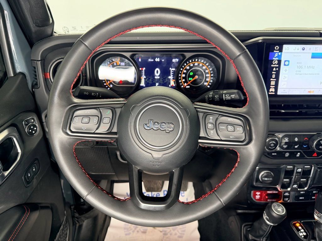 Used 2024 Jeep Wrangler Unlimited Rubicon AWD/4WD image 14
