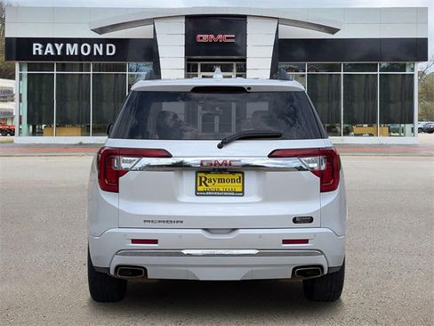 Used 2023 GMC Acadia Denali w/ Denali Technology Package image 5