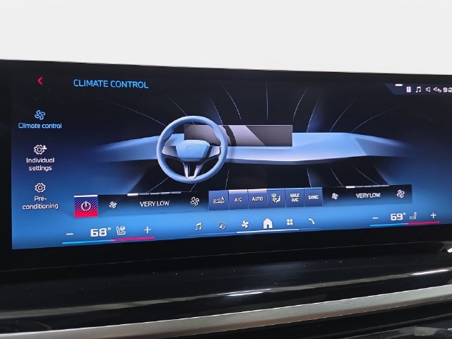 Certified 2025 BMW X7 M60i AWD/4WD image 20