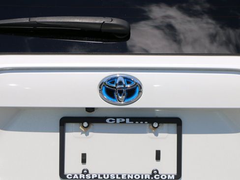 Used 2023 Toyota RAV4 SE AWD/4WD image 5
