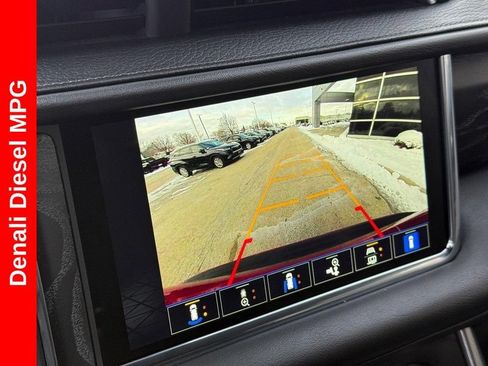 Used 2023 GMC Yukon XL Denali AWD/4WD image 25