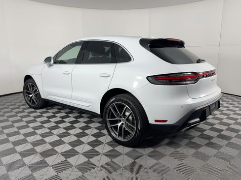 Certified 2026 Porsche Macan AWD/4WD image 3