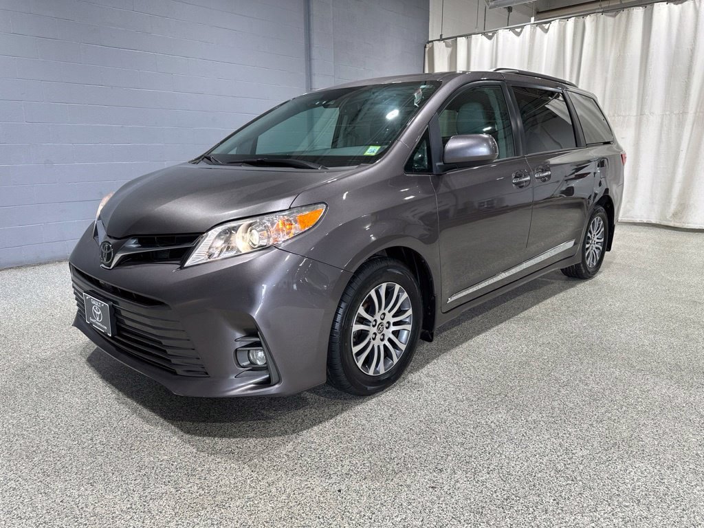Used 2020 Toyota Sienna XLE w/ Protection Package FWD image 6