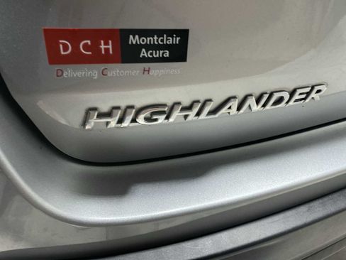 Used 2017 Toyota Highlander XLE AWD/4WD image 7