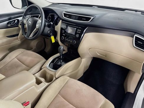 Used 2016 Nissan Rogue S w/ Appearance Package FWD image 35
