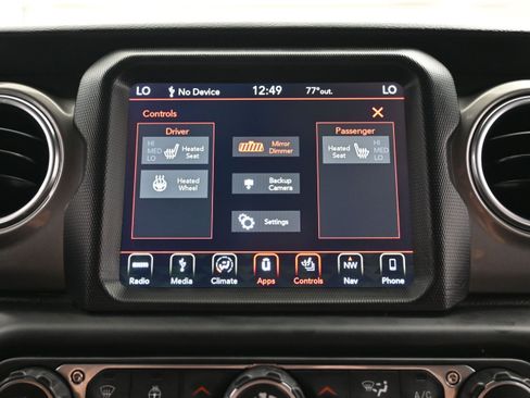 Used 2018 Jeep Wrangler Unlimited Sahara AWD/4WD image 33