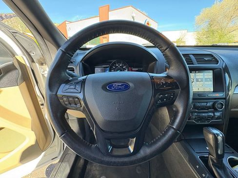 Used 2017 Ford Explorer XLT w/ Equipment Group 202A image 2