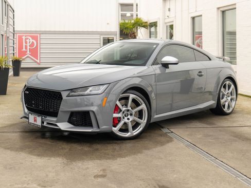Used 2018 Audi TT RS image 3