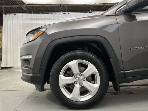 Used 2018 Jeep Compass Latitude w/ Cold Weather Group AWD/4WD image 21