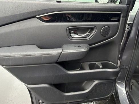 New 2025 Honda Pilot EX-L image 14