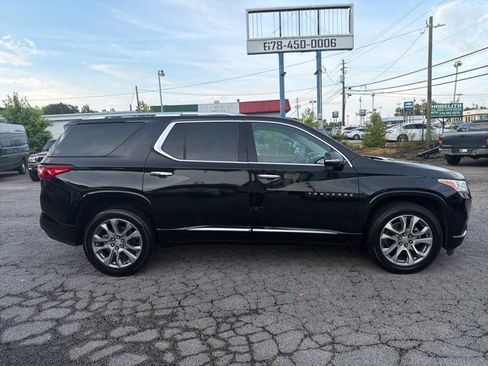 Used 2019 Chevrolet Traverse Premier w/ Driver Confidence II Package FWD image 5