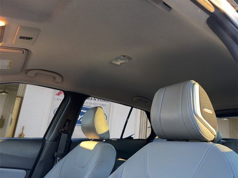 Used 2023 Nissan Kicks SR w/ SR Premium Package image 16