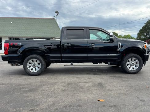 Used 2017 Ford F250 Platinum w/ Platinum Ultimate Package AWD/4WD image 4