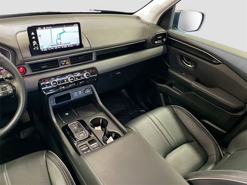 Used 2025 Honda Pilot Elite image 25