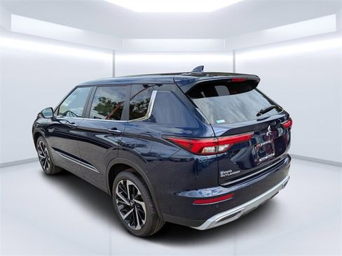 New 2025 Mitsubishi Outlander SE image 5