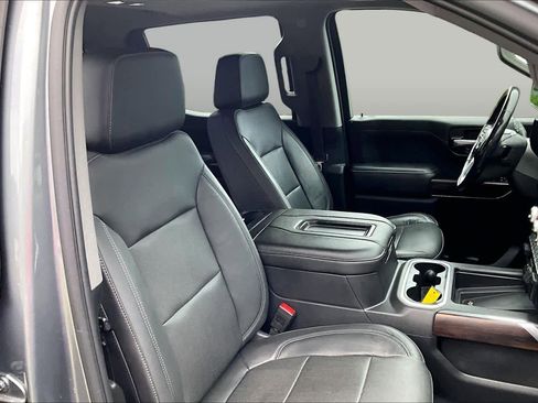 Used 2019 GMC Sierra 1500 SLT w/ SLT Premium Plus Package AWD/4WD image 9