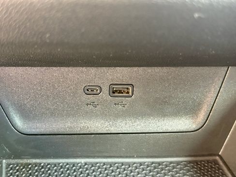 Used 2025 Chevrolet Equinox RS w/ Safety and Technology Package FWD image 25