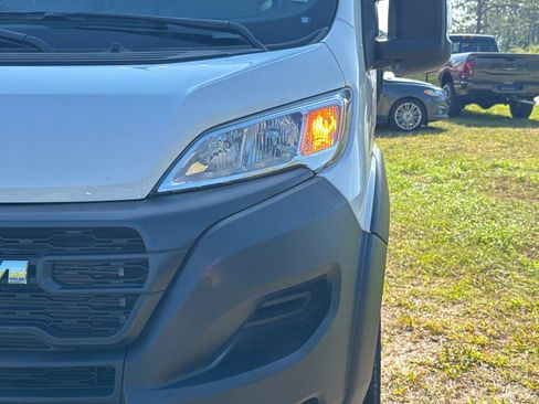 Used 2025 RAM ProMaster 2500 w/ Convenience Group FWD image 9