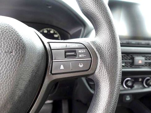 Used 2025 Honda HR-V LX image 14