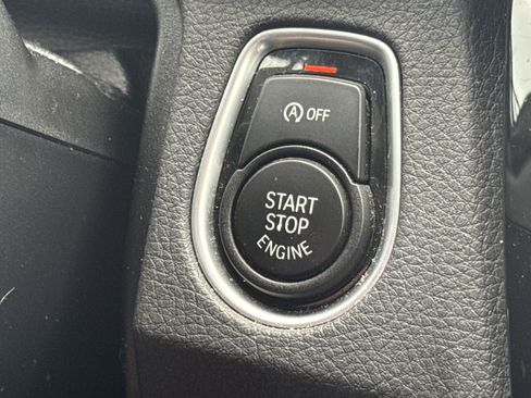 Used 2017 BMW 320i Sedan RWD image 16