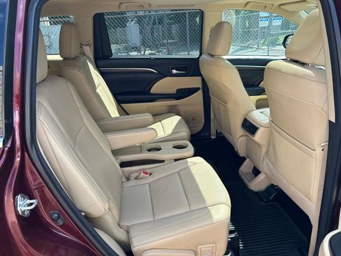 Used 2015 Toyota Highlander Limited AWD/4WD image 18