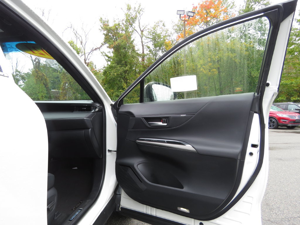 Used 2021 Toyota Venza XLE w/ Softex Package AWD/4WD image 12
