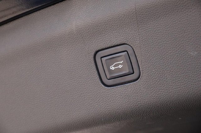 Used 2022 Buick Enclave Avenir w/ Avenir Technology Package AWD/4WD image 9