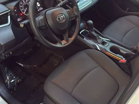 Used 2020 Toyota Corolla LE image 19