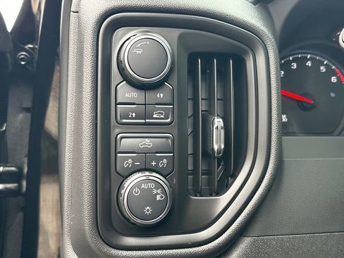 Used 2025 Chevrolet Silverado 1500 W/T w/ WT Value Package AWD/4WD image 20