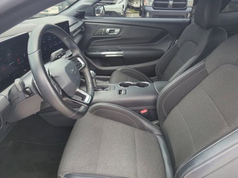 Used 2025 Ford Mustang GT RWD image 15